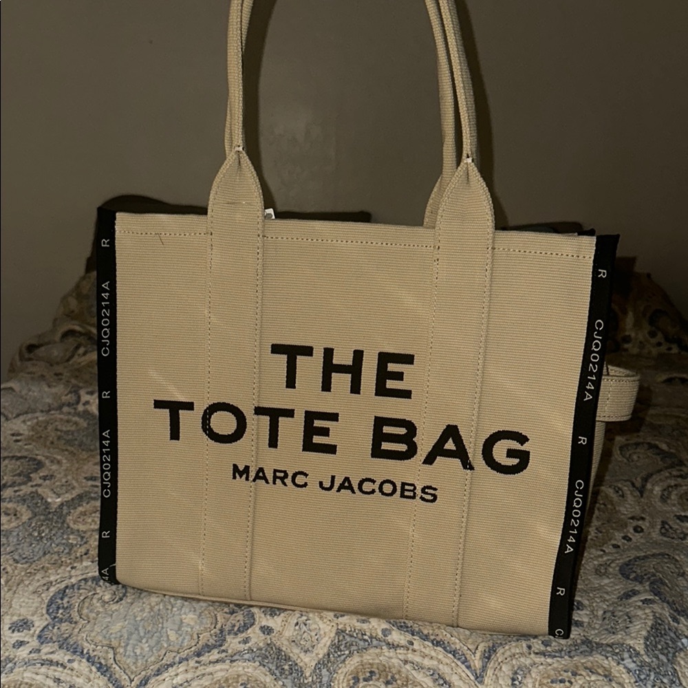 Marc Jacobs “The Tote Bag” LARGE